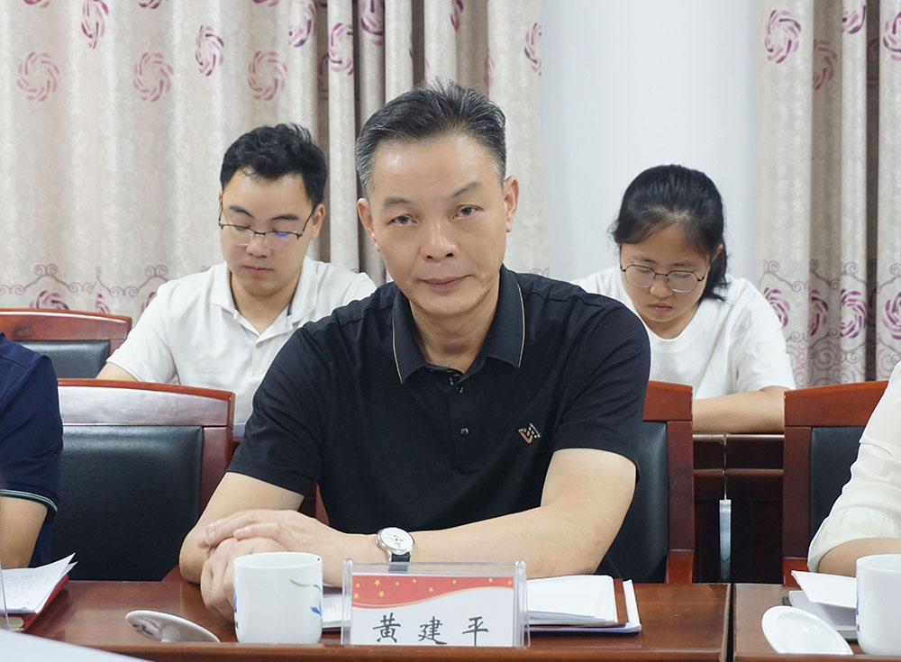 湘潭市退役軍人事務(wù)局黨組書記、局長黃建平講話.jpg
